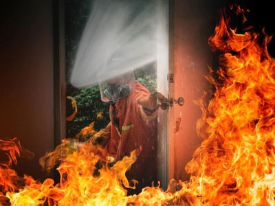 Kebakaran di Gedung Kemenkumham Jaksel Hari Ini, 13 Mobil Damkar Dikerahkan