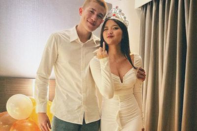 Resmi Tunangan, Mirriam Eka Diingatkan soal Julian Jacob: Jangan Kenalin ke Temen Cewek