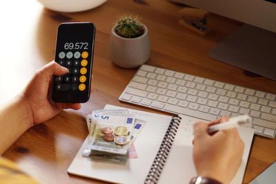 5 Tips Menghemat Uang Jajan, Tetap Bisa Beli Barang Impian tapi Gak Kebablasan!