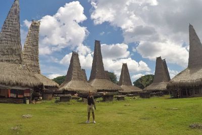 Melihat Keunikan Rumah Adat Uma Mbatangu di Kampung Adat Ratenggaro, Nusa Tenggara Timur