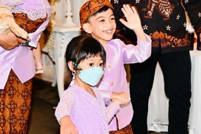 Foto-foto Jan Ethes dan Sedah Mirah Bikin Salfok saat Malam Midodareni Erina Gudono