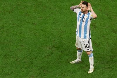 Argentina ke Semifinal: Messi Langsung Ejek Van Gaal, Sebut Weghorst Pemain Bodoh