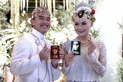 Potret Foto Keluarga Inti Akad Nikah Kaesang Pangarep dan Erina, Akrab Sekali