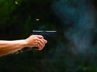 Ternyata Begini Kronologi Ribut Pemobil vs Pemotor yang Viral Sampai Keluarkan Pistol
