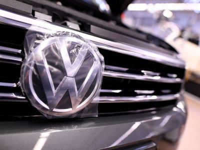 Volkswagen Tunda Bangun Pabrik Baterai di Eropa Timur, Kenapa?