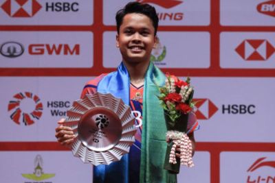 Jadi Runner-up BWF World Tour Finals 2022, Ginting Ajak Akhir Tahun Liburan Keluarga