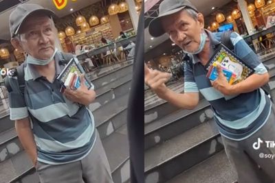 Jago Bahasa Inggris! Kakek Penjual Buku Keliling Ini Viral, Kata Netizen Mirip BJ Habibie