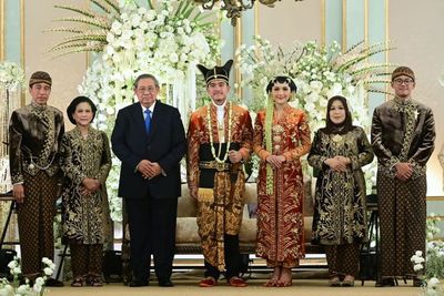 Gak Bisa Diam, Kaesang Auto Serius Dicolek Iriana Jokowi pas Salaman sama SBY di Nikahan