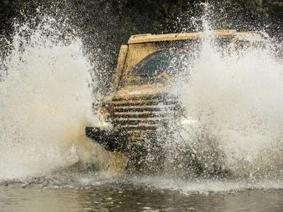 Pengertian Waterhammer pada Kendaraan dan Risiko Kendaraan Nekat Terobos Banjir