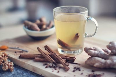 6 Minuman Pereda Nyeri Haid dari Bahan Alami, Begini Resepnya!