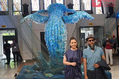 Alex Abbad Bikin Karya Seni Sambut Avatar: The Way of Water , Patung dari Sampah Botol