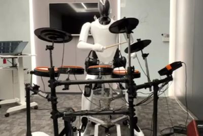 Robot Xiaomi Cyberone Pamer Skill Main Drum, Mau Jadi Rock Star?