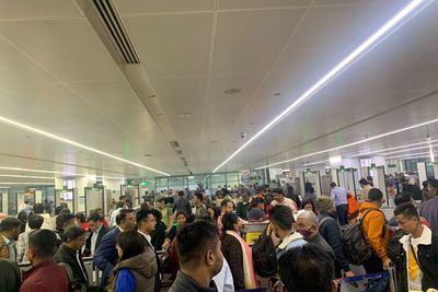 Kacau! Bandara Internasional Delhi Penuh Sesak, Netizen Sebut Seperti Neraka