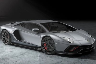Beli Lamborghini Pakai Uang Bantuan COVID-19, Pria Ini Terancam Hukuman 20 Tahun Penjara!