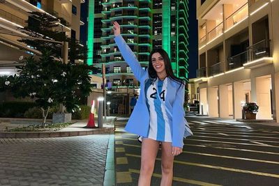 4 Potret Valentina Cervantes, Kekasih Enzo Fernandez yang Cantik dan Seksi!