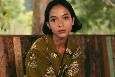 Putri Marino Belajar Menembak Demi The Big 4 , Termasuk Meniru Postur Polisi