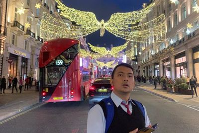 WNI Wajib Tahu! Ini Pusat Belanja Barang Branded Paling Cantik dan Bercahaya di Dunia