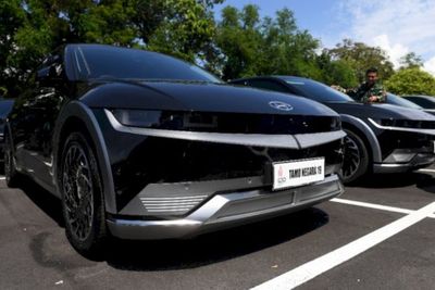 Pemerintah Beri Subsidi ke Pengguna Mobil Listrik Rp80 Juta, Motor Listrik Rp8 Juta