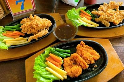 Enggak Masuk Akal, Menu Steak di Sini Harganya 13 Ribuan, Rasanya Gimana?