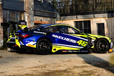 Sean Gelael Satu Tim dengan Valentino Rossi di 24H Dubai, Pakai Mobil yang Sama!