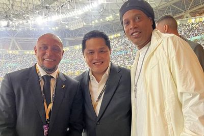 Momen Canda dan Tawa Erick Thohir Bersama Para Bestie di Sepakbola Dunia