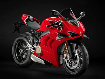 Night Ride dengan Ducati V4S, YouTuber ini Balapan Mendadak dengan Ferrari 488