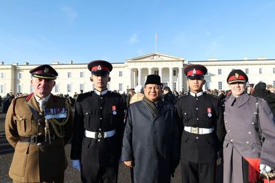 Momen Pabowo Hadiri Kelulusan Dua Taruna Indonesia di RMAS Inggris