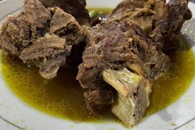 Tengkleng Gajah: Kuliner Yogyakarta Enggak Pernah Sepi, Gratis Refill Nasi Sepuasnya!