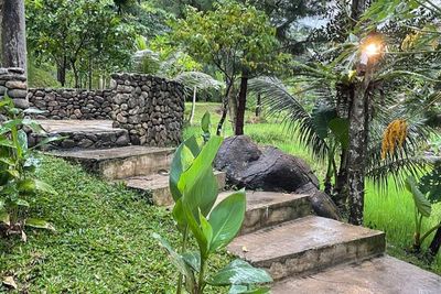 Hidden Villa, Letaknya di Dalam Gang tapi Punya Private Onsen di Depan Kamar Langsung!