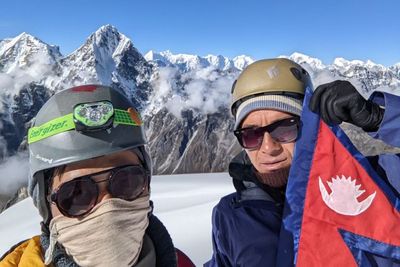 Pendaki Asli Pengibar Merah Putih Sebut Pria Majalaya Tidak Sampai Puncak Gunung Everest