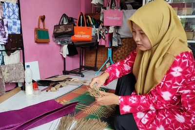 Wow! Tekuni Bisnis Sampingan Ini, Guru Geografi Raup Omzet Rp25 Juta Sebulan!