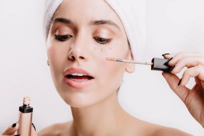 Masih Bingung Bedain Primer, Foundation dan Concealer? Simak Ini Penjelasannya!
