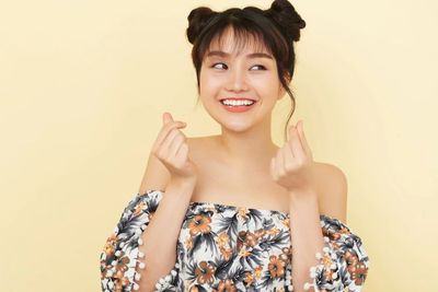 9 Skincare yang Perlu Kamu Pakai Biar Wajah Glowing Terus, Apa Aja Nih?