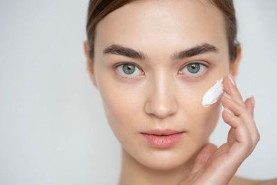 Mulai Jerawatan? Yuk Simak Langkah Facial Care yang Benar untuk Remaja!