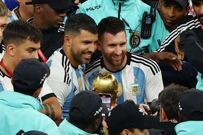 Aguero Jadikan Messi sebagai Bahan Taruhan, Langsung Pamer Cuan!