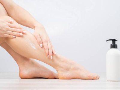 Kulit Kaki Kering Bersisik? Ini 3 Cara Efektif Mengatasinya!