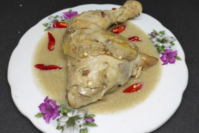 Buat yang Gak Suka Makanan Pedas, Cobain Nih Gulai Putiah Ayam: Lamak Bana!