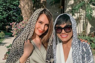 Selamat Hari Ibu! 5 Momen Kedekatan Cinta Laura dan Herdiana Kiehl si Mami Cantik