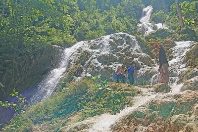 Air Terjun Viral di Yogyakarta, Bentuknya Bertingkat Pemandangannya Aduhai Banget!