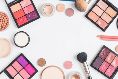 Perhatikan! Sederet Kandungan di Eyeshadow Ini Bisa Bikin Alergi Mata