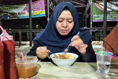 Seporsi Cuma Rp12 Ribu, Bakso Samsul di Sumenep 4 Jam Buka Langsung Ludes!