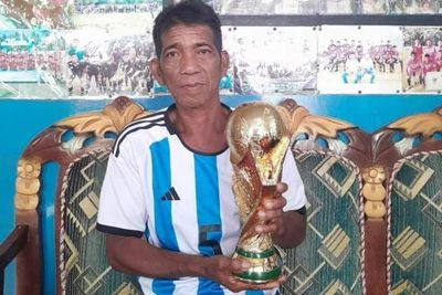 Fans Berat Argentina Asal Sulbar Tunaikan Nazar Jalan Kaki 6 Km usai Kemenangan Messi CS