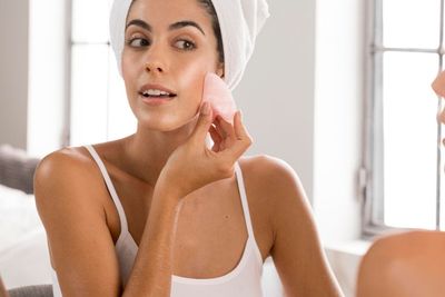 Bedah Perbedaan BB Cream dan CC Cream, Lebih Worth It Mana?