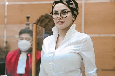 Nikita Mirzani Sedih Pengapuran Tulang Makin Parah tapi Dipaksa Pulang ke Rutan