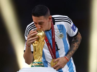 Angel Di Maria Pamer Tato Trofi Piala Dunia, Pakai 3 Bintang