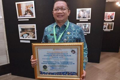 Kemendes PDTT Raih Penghargaan Ombudsman RI: Kepatuhan Standar Pelayanan Publik 2022