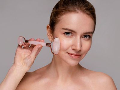 Jangan Salah, Begini Nih Cara Pakai Jade Roller yang Benar Biar Dapat Manfaat di Wajah