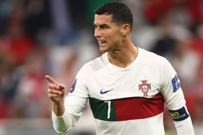 Gagal di Piala Dunia 2022, Ronaldo Dapat Kado Mobil Mewah dari Ayang