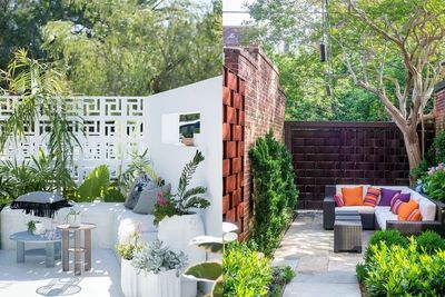 7 Inspirasi Cara Menata Taman Depan Rumah, Minimalis Sederhana!