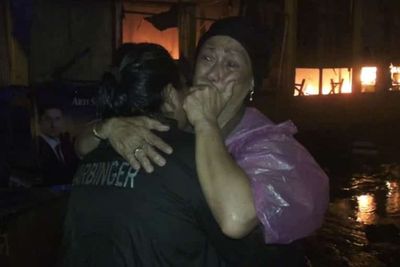Detik-detik Kebakaran Pasar Sentral Makassar Hanguskan 931 Kios, Para Pedagang Histeris!